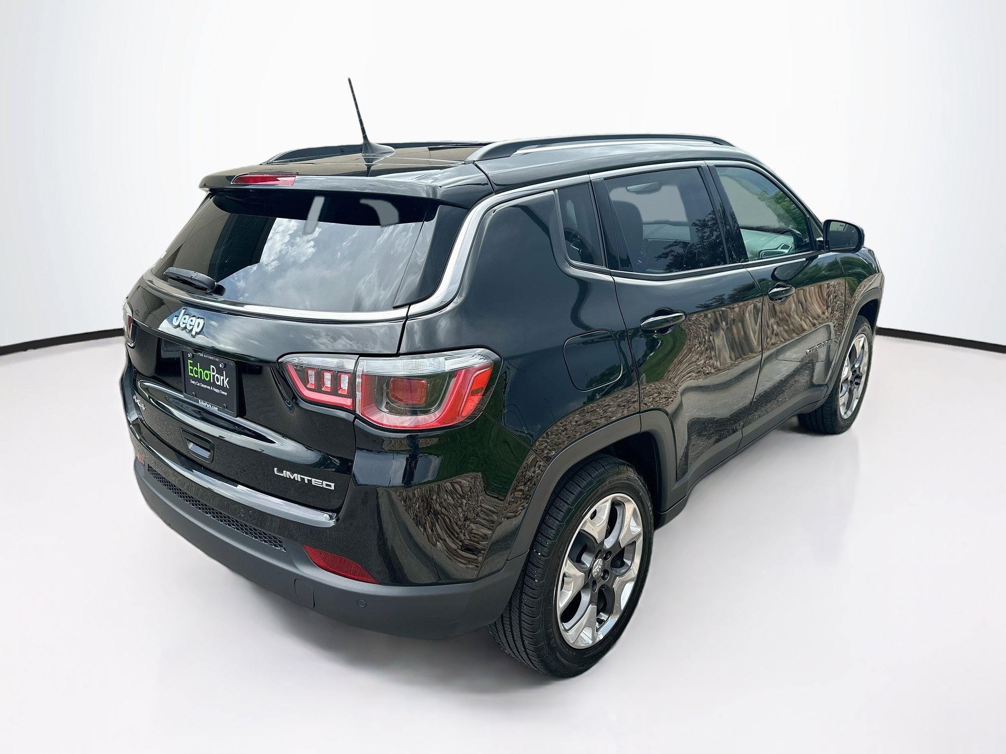 Used 2017 Jeep Compass Limited w/ Navigation Group AWD/4WD image 9