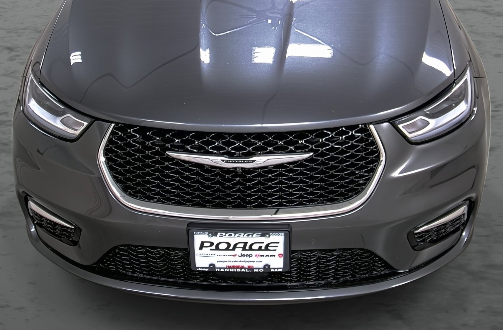 Used 2022 Chrysler Pacifica Touring-L image 16