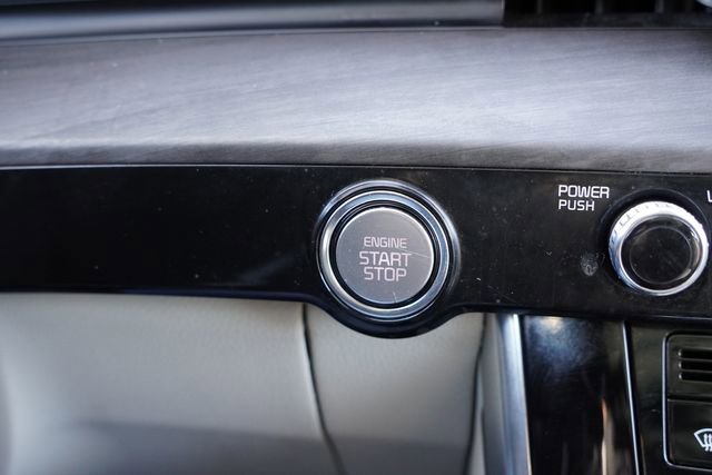 Used 2023 Kia Carnival EX image 31