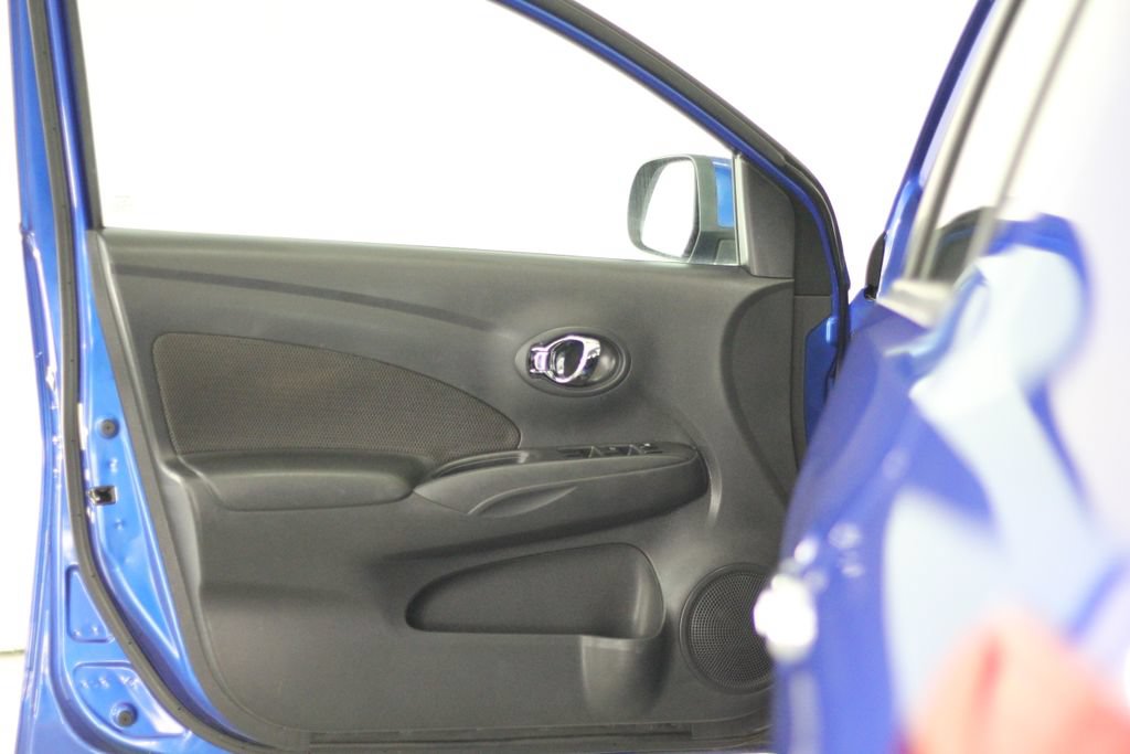 Used 2013 Nissan Versa SV w/ Convenience Pkg FWD image 32