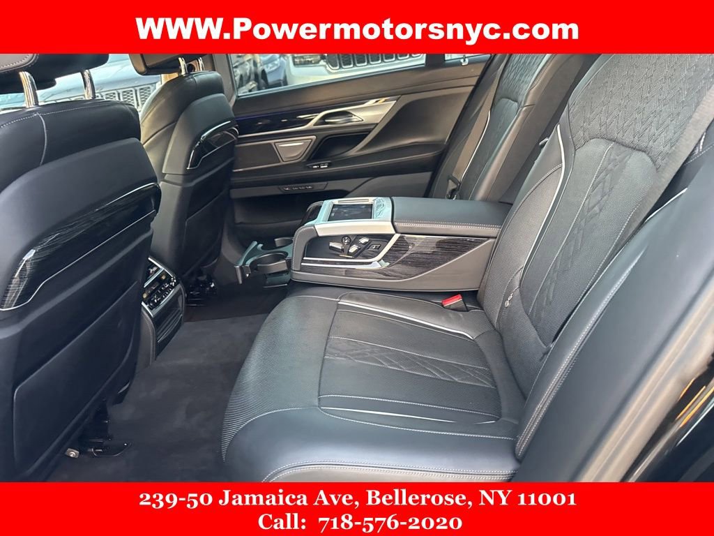 Used 2020 BMW 750i xDrive w/ Executive Package image 27