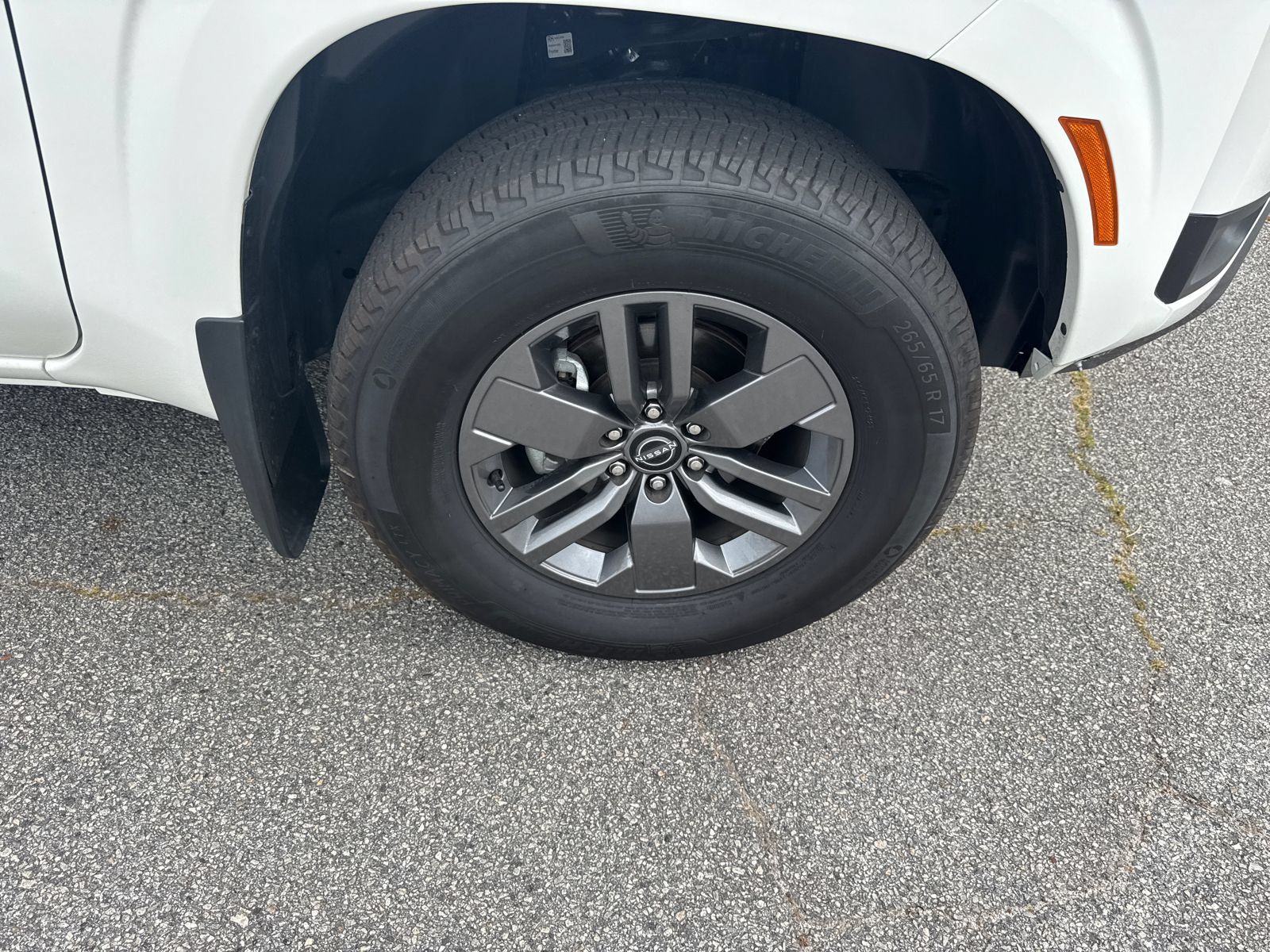 Used 2025 Nissan Frontier SV w/ Tow Package RWD image 12