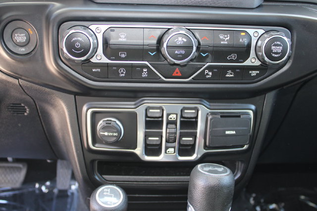 Used 2021 Jeep Wrangler Unlimited Sport AWD/4WD image 15