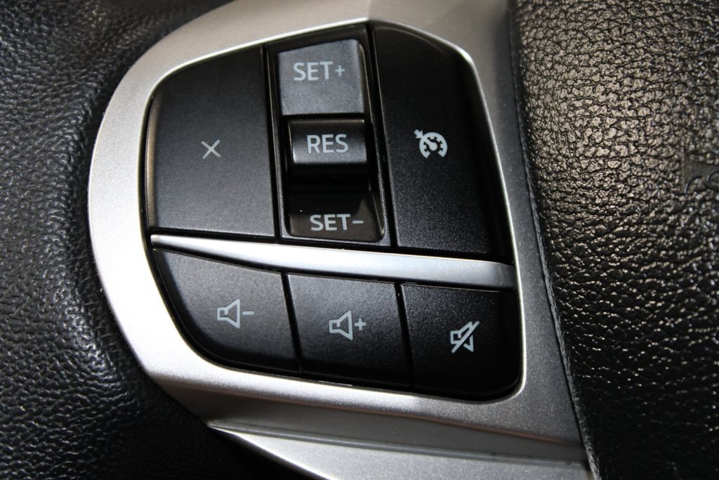 Used 2023 Ford Explorer XLT w/ Equipment Group 202A AWD/4WD image 39