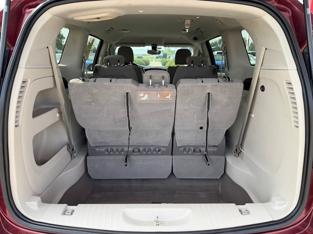 Used 2017 Chrysler Pacifica Touring FWD image 31