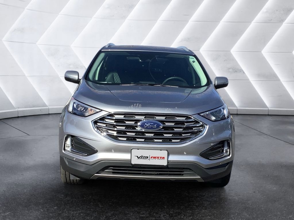 Used 2024 Ford Edge Titanium image 2