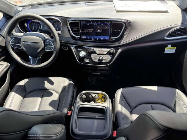 New 2027 Chrysler Pacifica Select FWD image 2