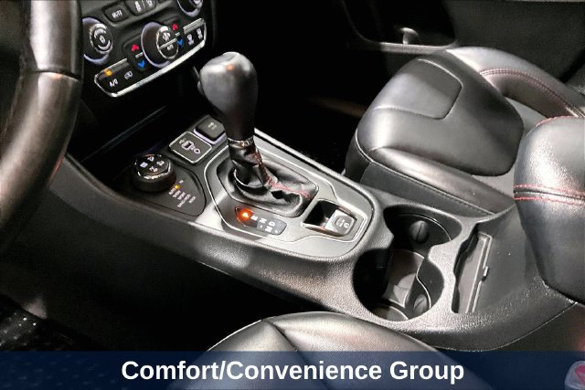 Used 2019 Jeep Cherokee Trailhawk w/ Comfort & Convenience Group AWD/4WD image 24