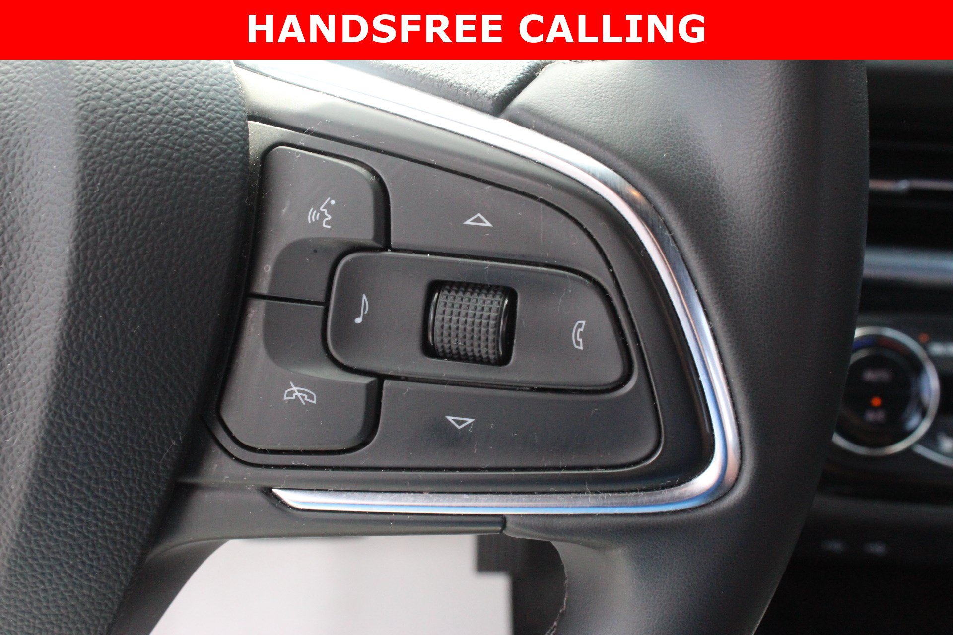 Used 2024 Buick Envista Sport Touring w/ Convenience I Package FWD image 17
