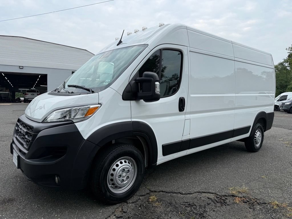 Used 2025 RAM ProMaster 2500 w/ Convenience Group FWD image 2