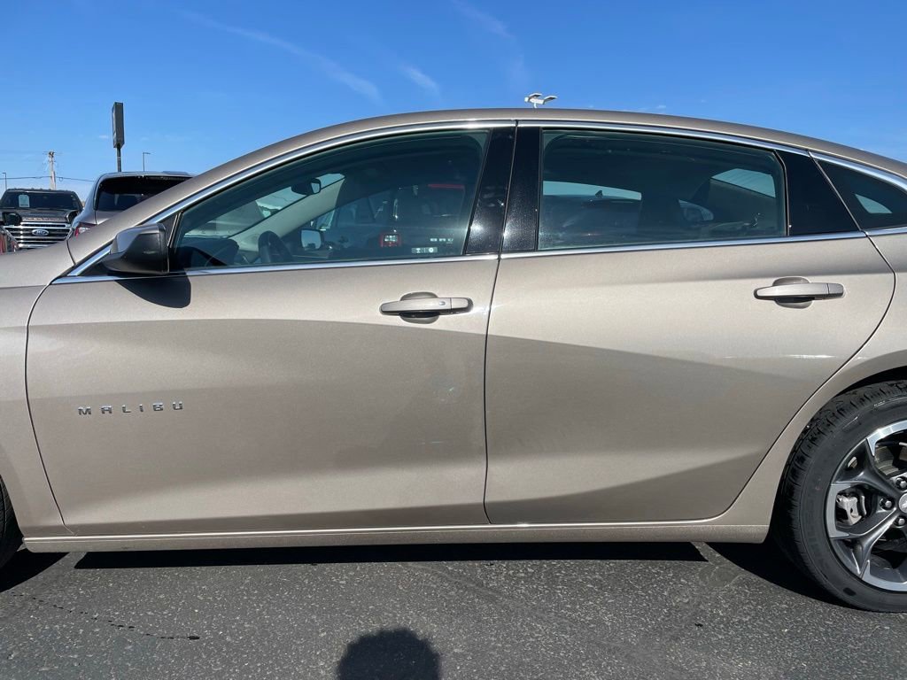 Used 2023 Chevrolet Malibu LT FWD image 34