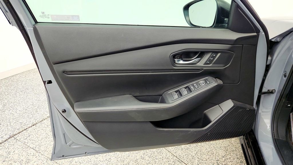 Used 2025 Honda Accord Sport image 11