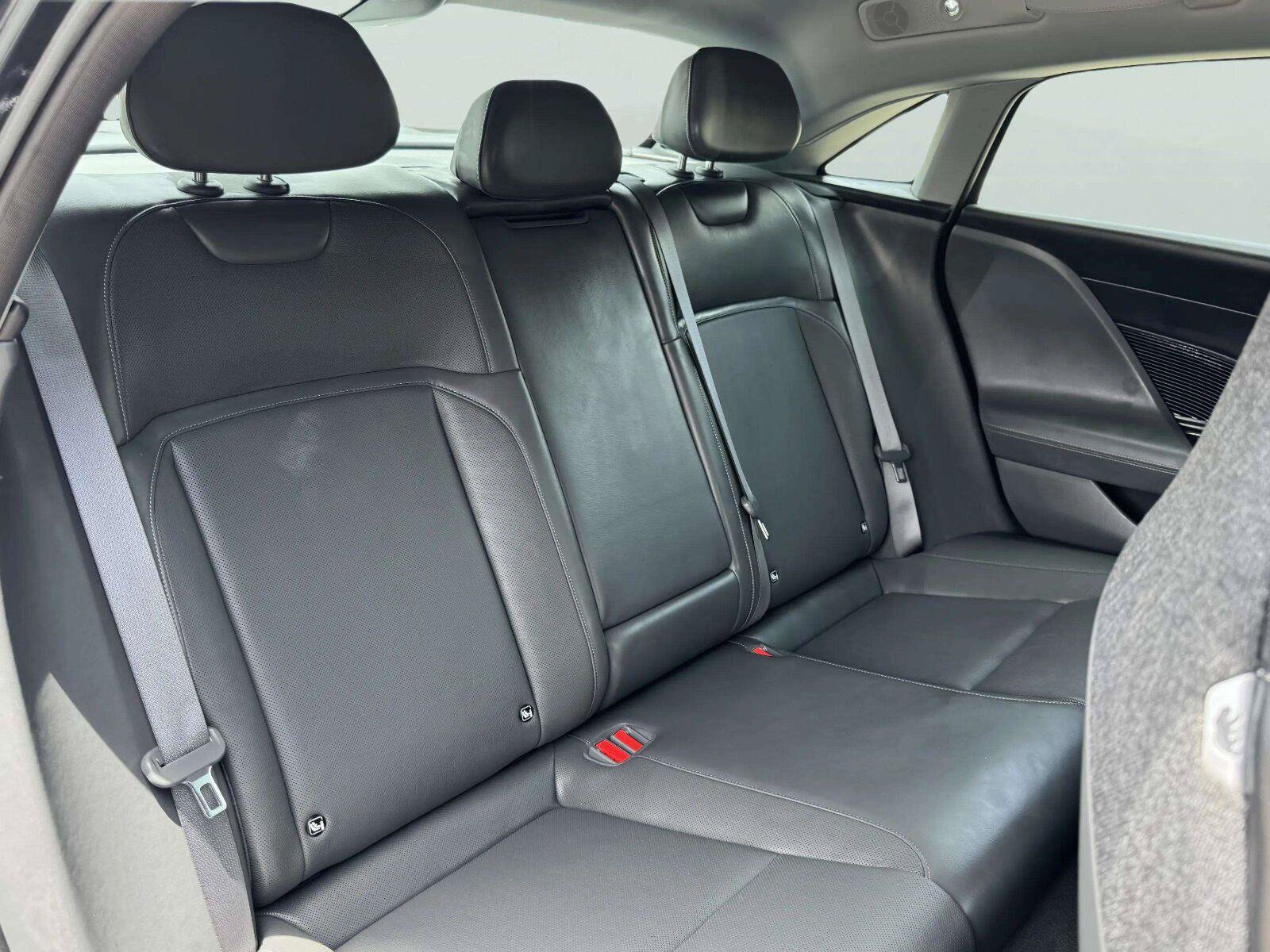 Used 2025 Lucid Air Pure RWD image 56