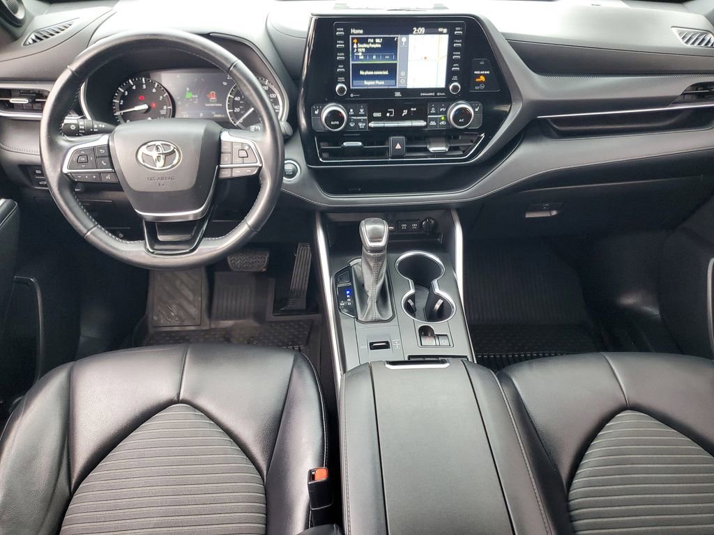 Used 2021 Toyota Highlander XSE image 11