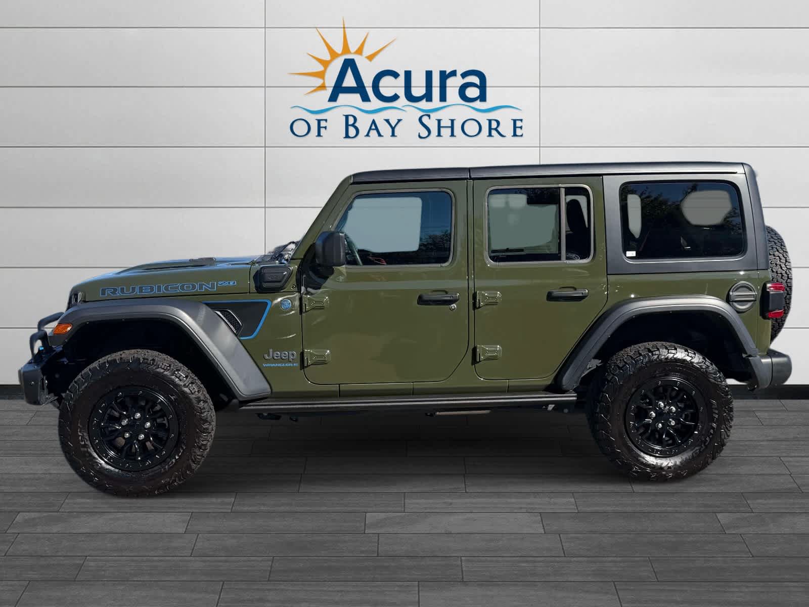 Used 2023 Jeep Wrangler Unlimited Rubicon 4xe AWD/4WD image 4