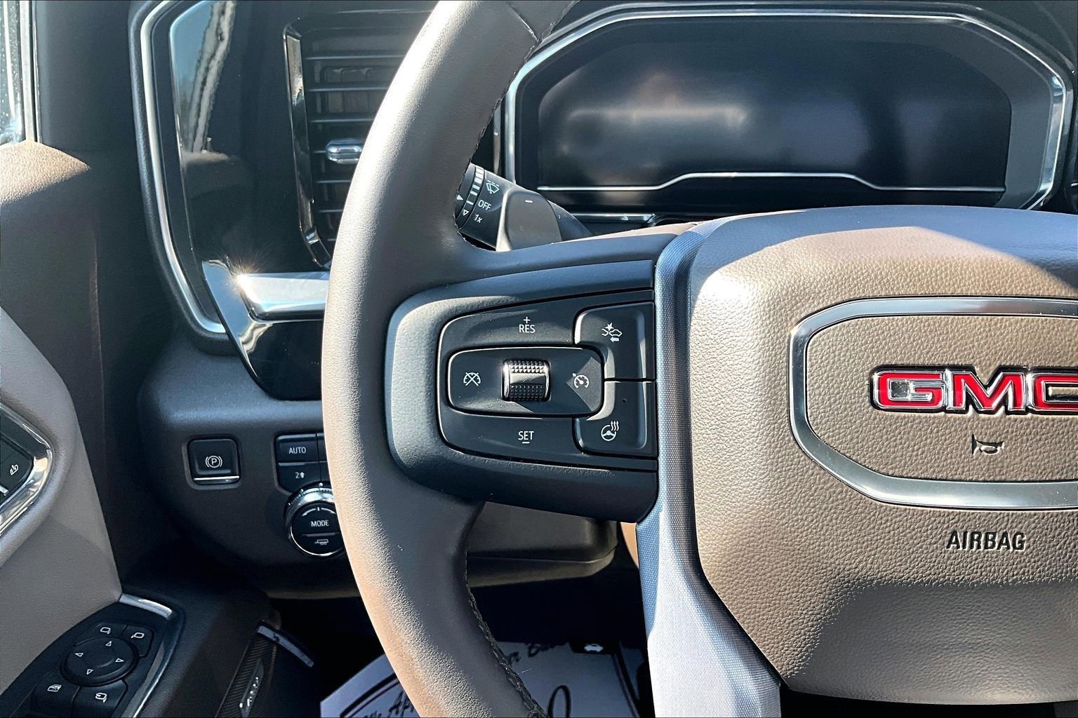 Used 2023 GMC Sierra 1500 SLT image 12