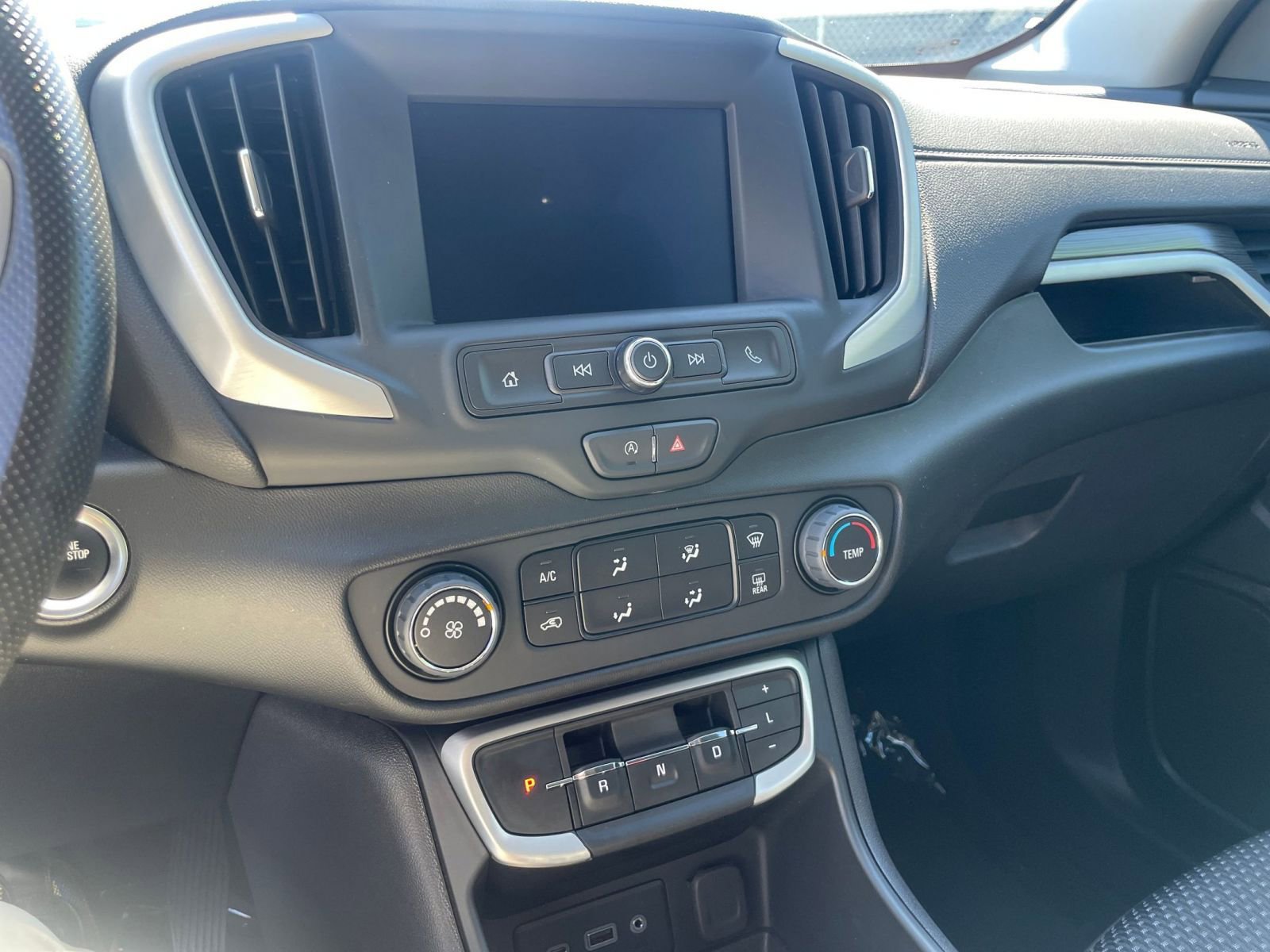 Used 2024 GMC Terrain SLE image 18