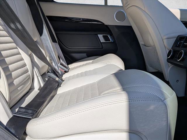 Used 2024 Land Rover Discovery S image 19