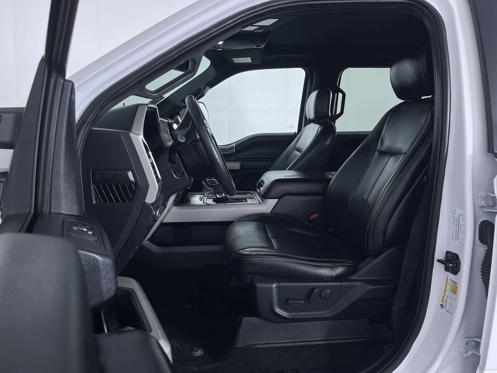 Used 2020 Ford F150 Lariat w/ Equipment Group 502A Luxury AWD/4WD image 15