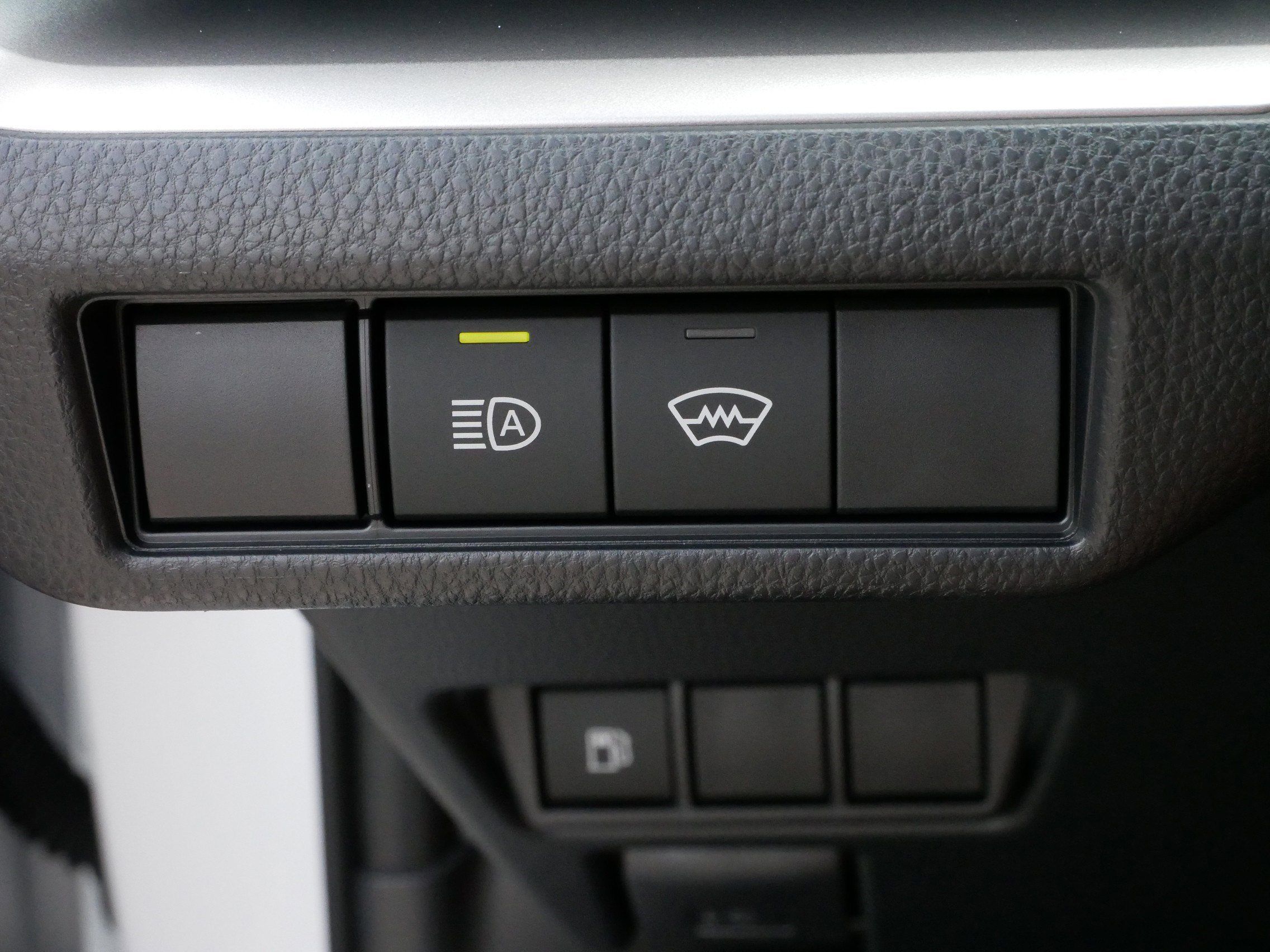 Certified 2024 Toyota Prius LE image 27