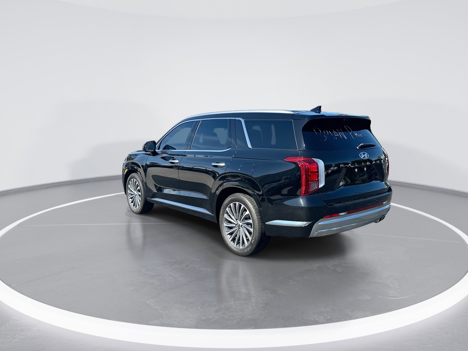 Used 2024 Hyundai Palisade Calligraphy FWD image 7