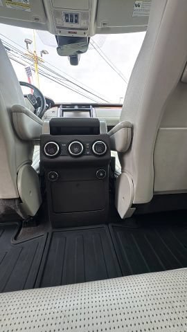 Used 2018 Land Rover Discovery HSE Luxury AWD/4WD image 16