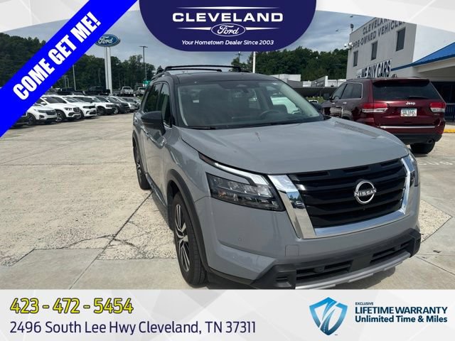 Used 2025 Nissan Pathfinder Platinum FWD image 1