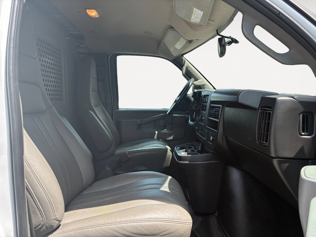 Used 2023 Chevrolet Express 2500 w/ Driver Convenience Package RWD image 15