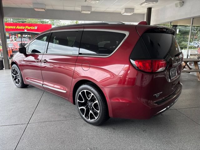 Used 2019 Chrysler Pacifica Touring-L Plus w/ Advanced Safetytec Group FWD image 4