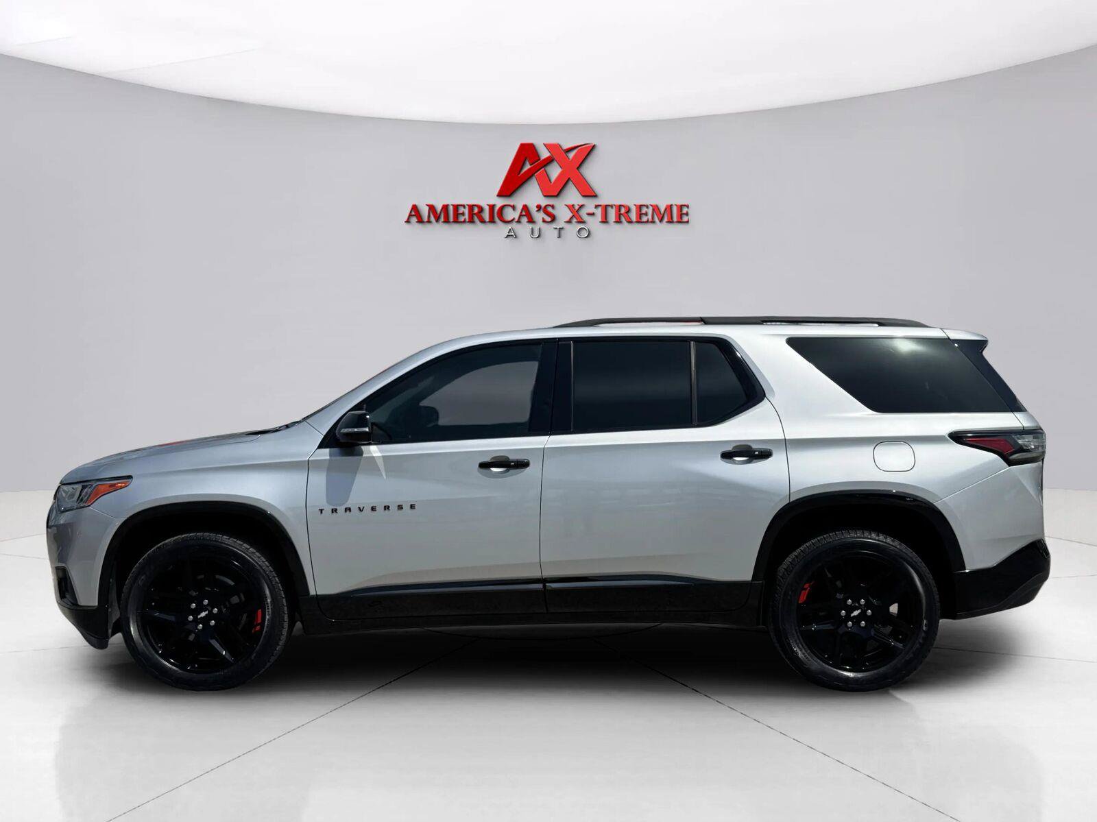 Used 2021 Chevrolet Traverse Premier w/ Redline Edition FWD image 2