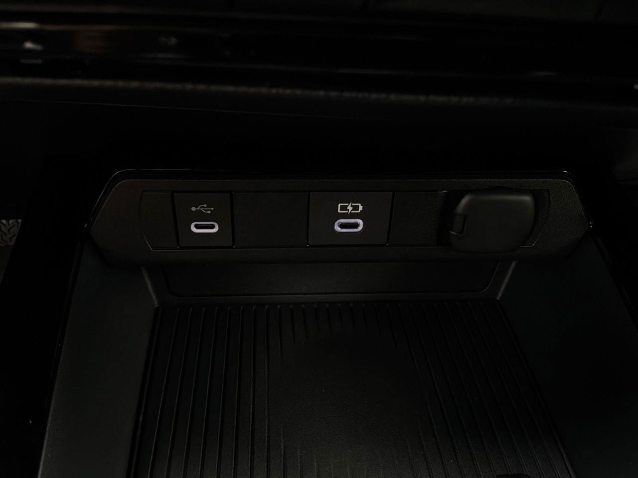 New 2026 Toyota Prius Plug-In Hybrid FWD image 22
