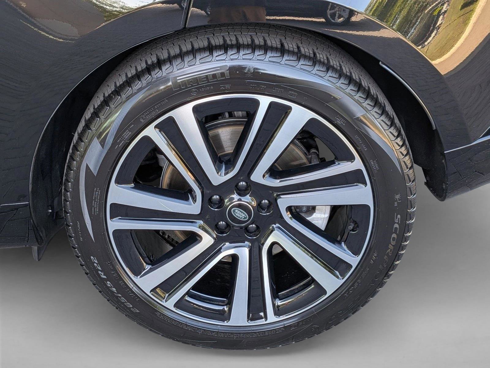 Certified 2023 Land Rover Range Rover SE AWD/4WD image 25