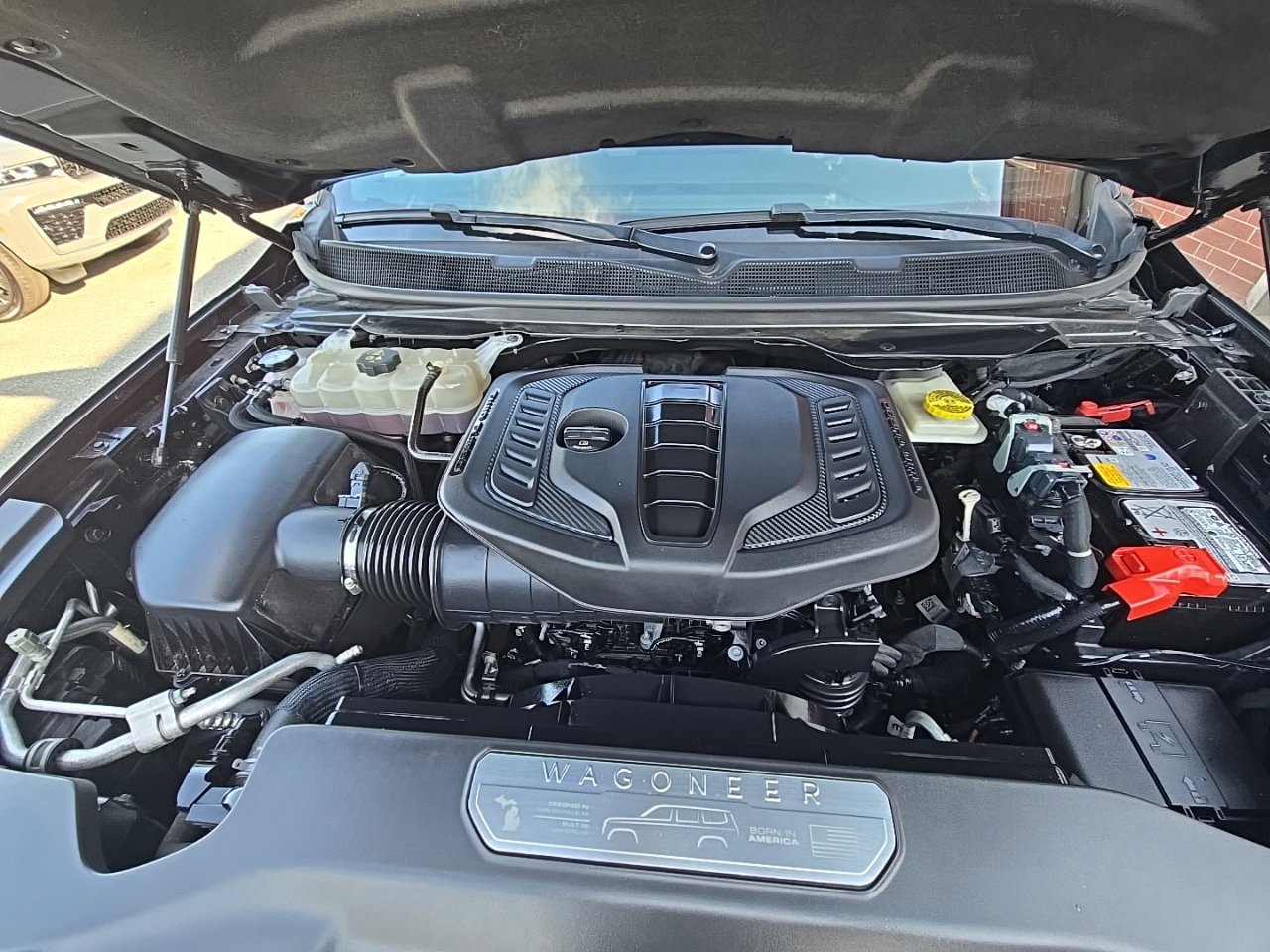 Used 2023 Jeep Wagoneer 4WD image 14