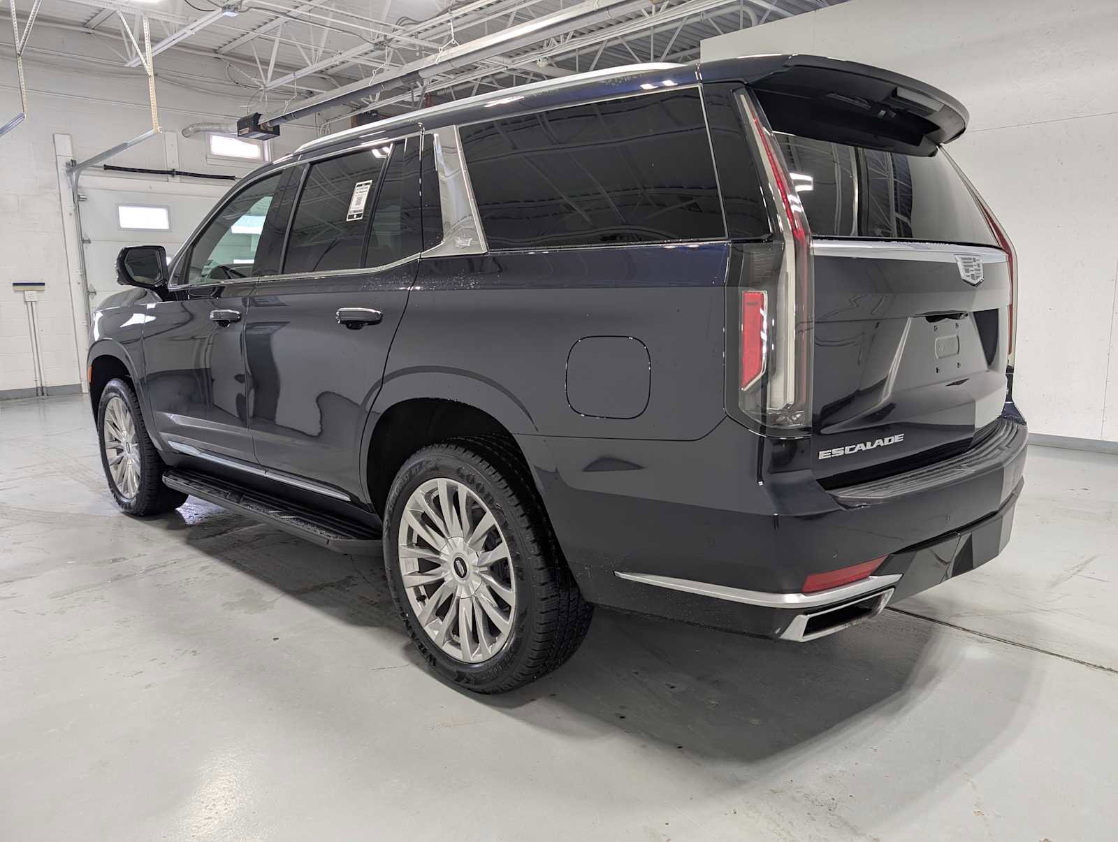 Certified 2021 Cadillac Escalade Premium Luxury image 10