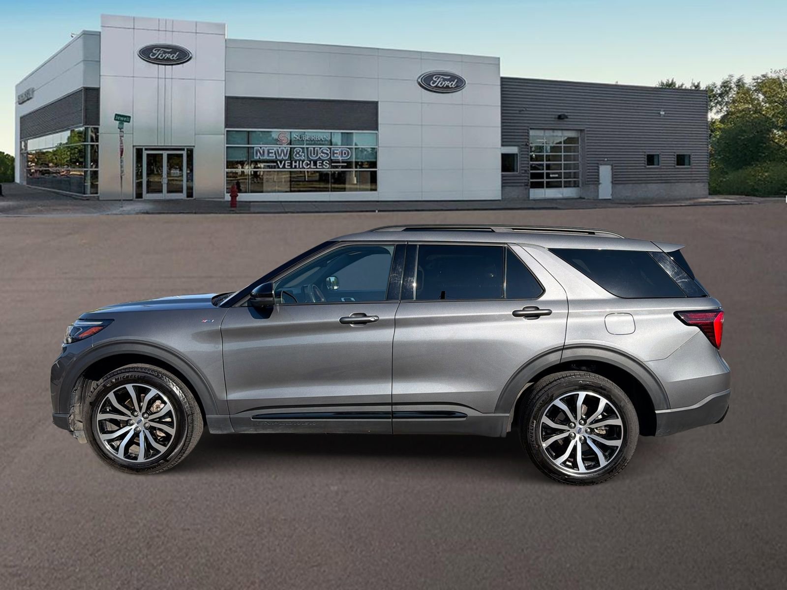 Used 2025 Ford Explorer ST-Line AWD/4WD image 7