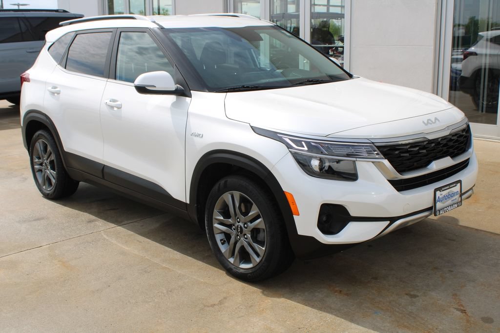 Used 2023 Kia Seltos S w/ Navigation Package AWD/4WD image 1