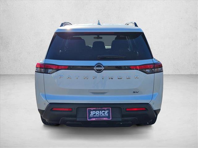 Used 2024 Nissan Pathfinder SV image 7