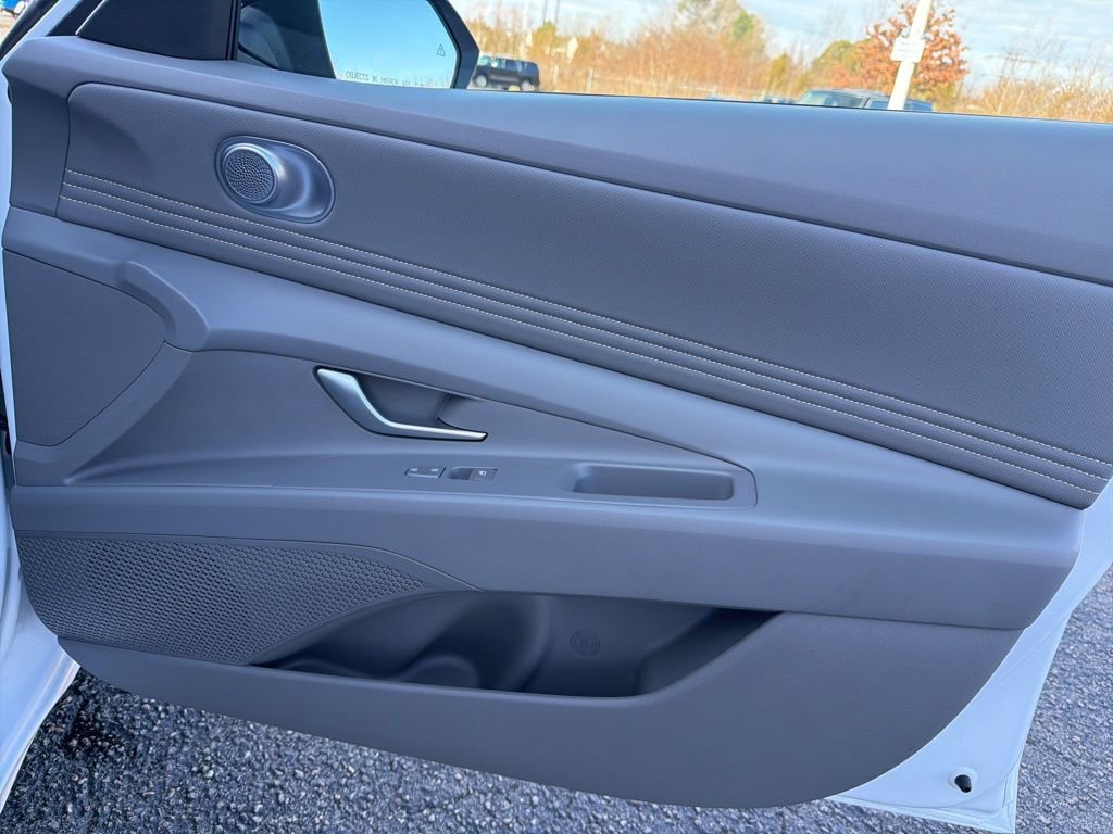 New 2025 Hyundai Elantra Sport image 23