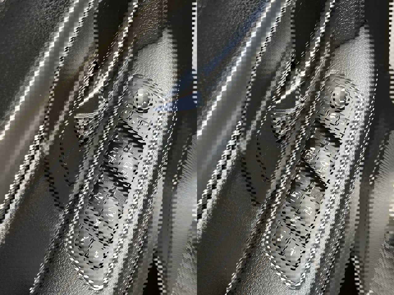 Used 2018 RAM 2500 Big Horn w/ Sport Appearance Group image 9