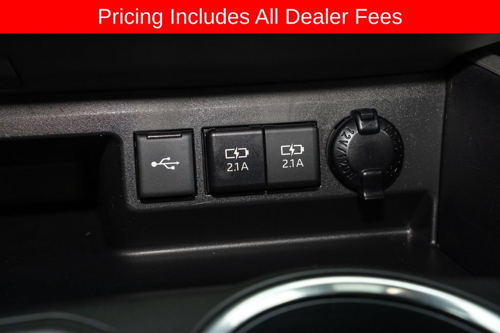 Used 2021 Toyota Highlander XLE FWD image 18
