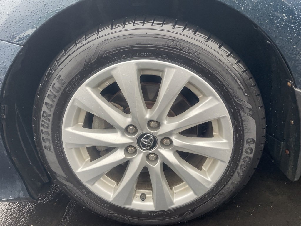 Used 2020 Toyota Camry LE image 9