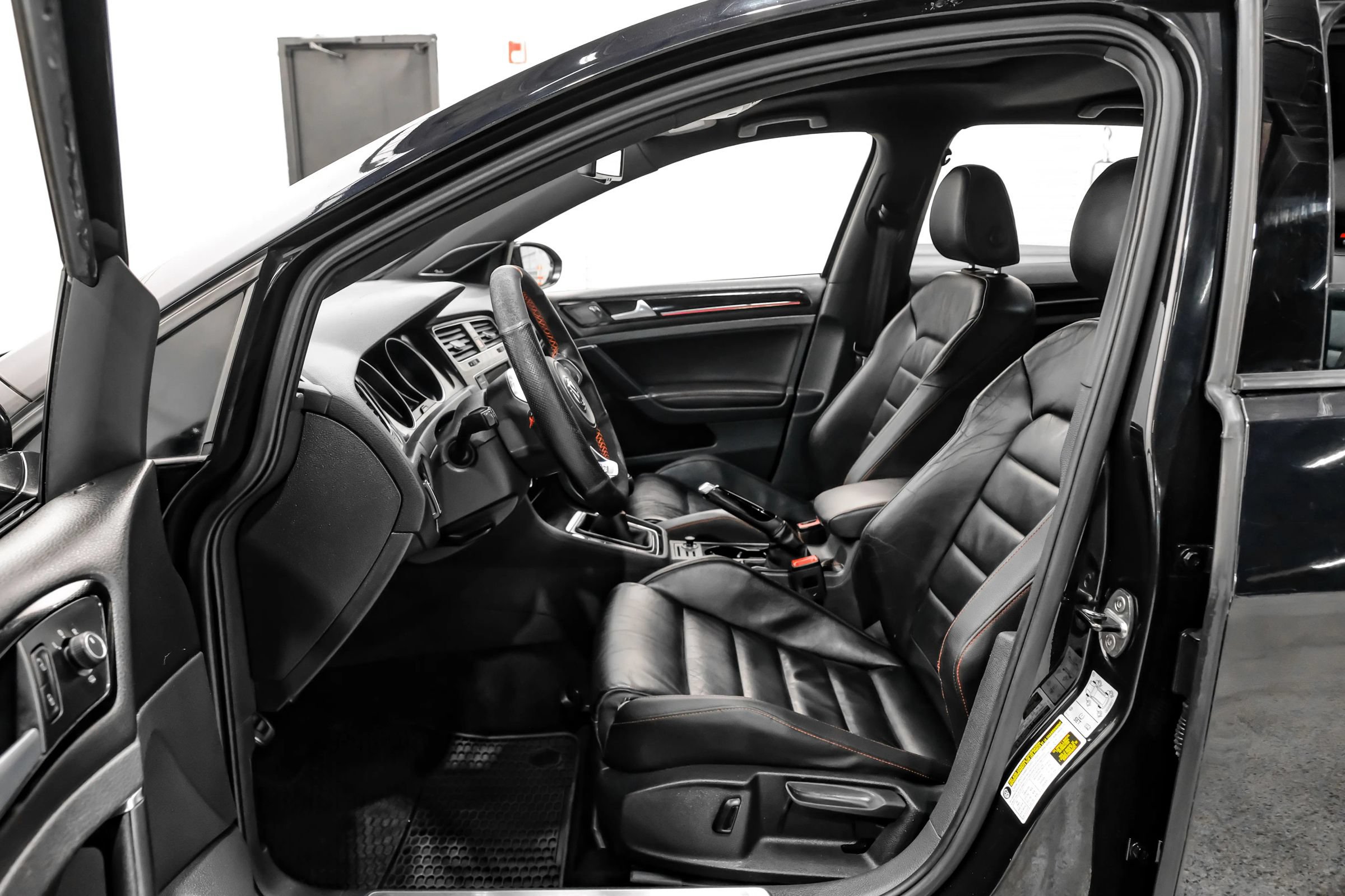 Used 2016 Volkswagen GTI SE FWD image 42