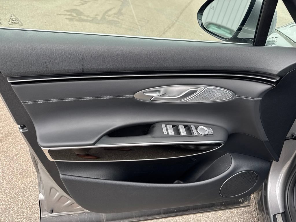 Used 2025 Genesis GV70 2.5T AWD/4WD image 9