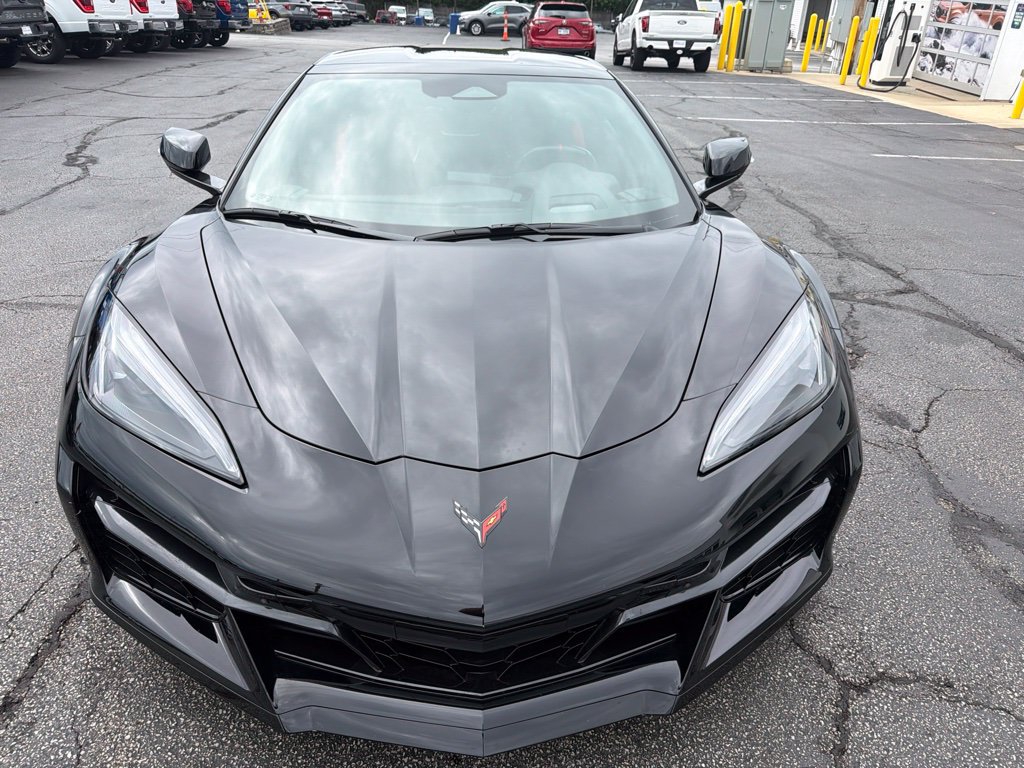Used 2024 Chevrolet Corvette Z06 RWD image 3