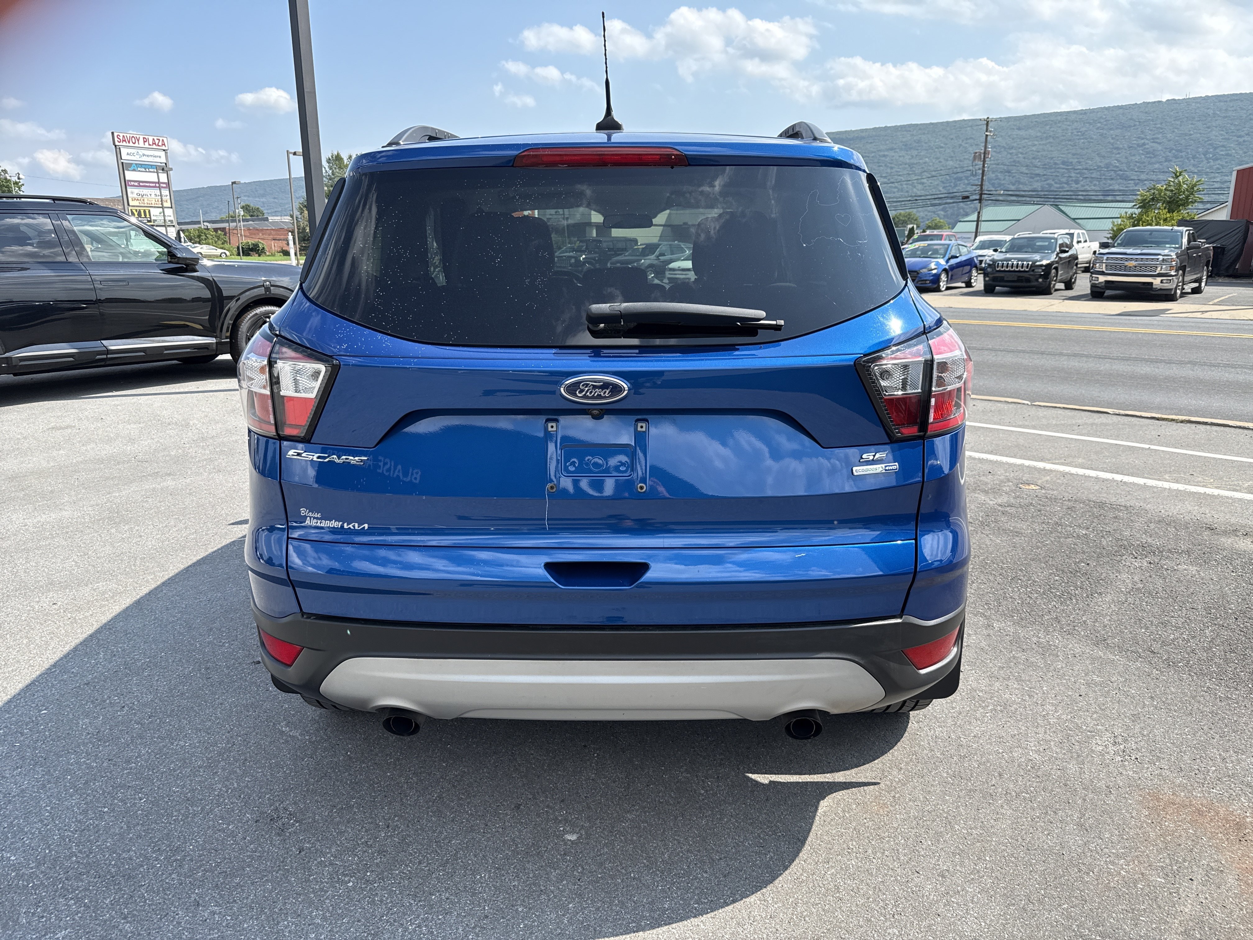 Used 2018 Ford Escape SE w/ SE Sync 3 Package AWD/4WD image 4