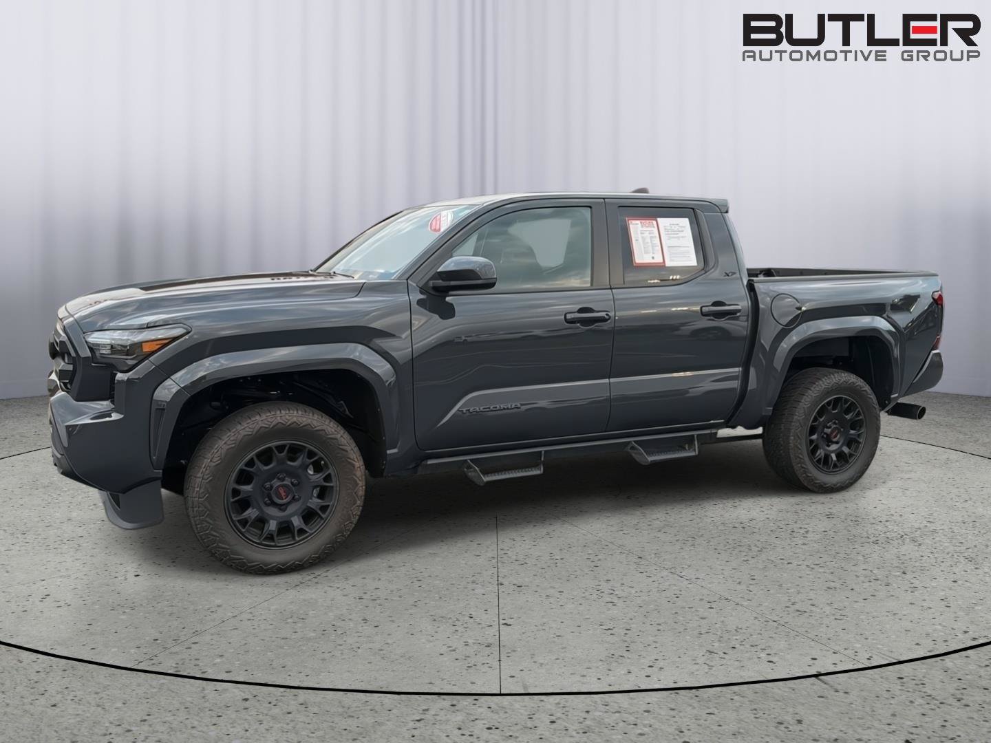 Certified 2025 Toyota Tacoma SR5 AWD/4WD image 3