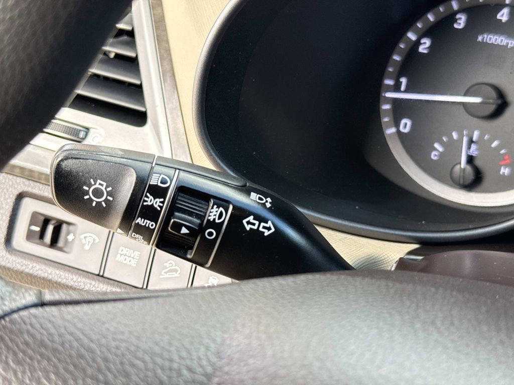 Used 2018 Hyundai Santa Fe Sport w/ 2.4L Value Package 02 image 43