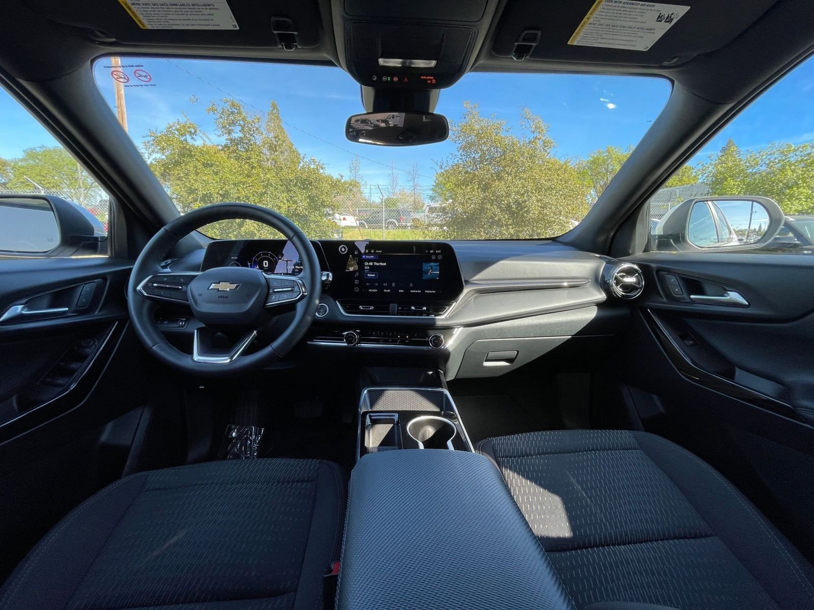 Used 2025 Chevrolet Equinox LT image 34