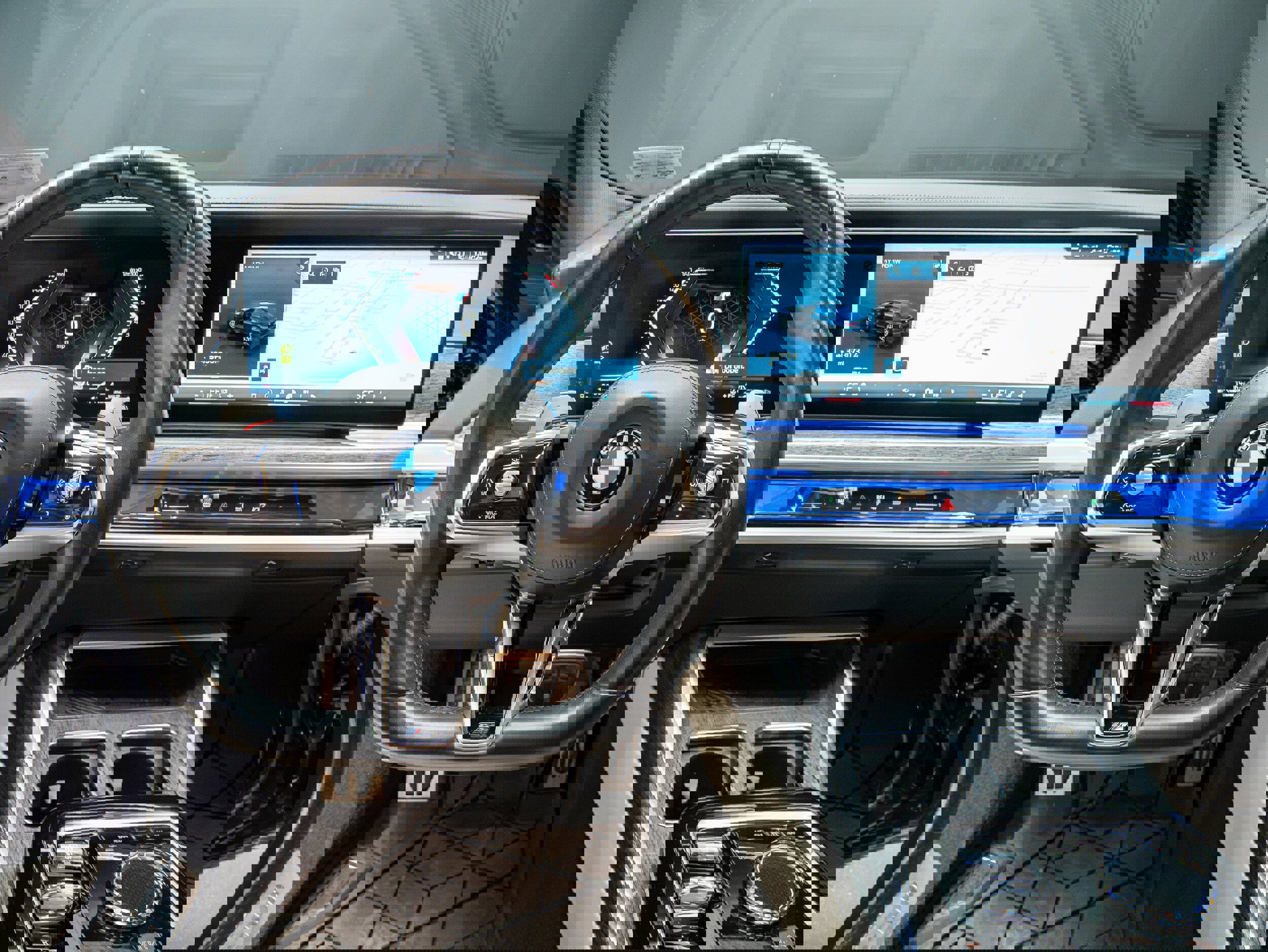 Used 2024 BMW 760i xDrive w/ Executive Package image 18