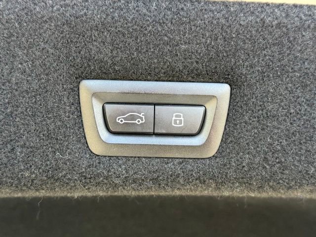 Certified 2024 BMW i7 xDrive60 image 17